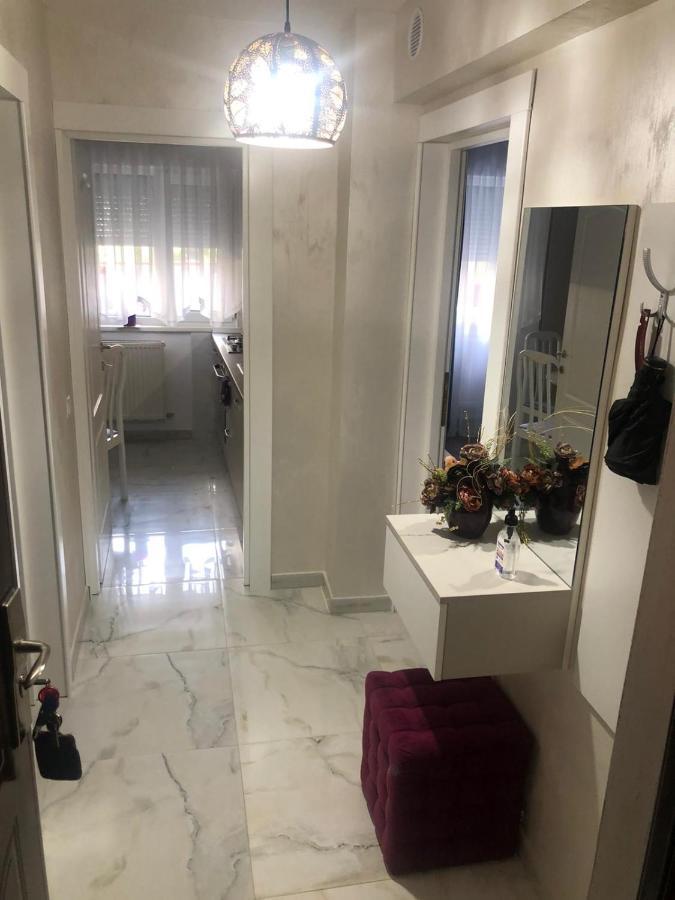 Tudor Apartment Braila Luaran gambar