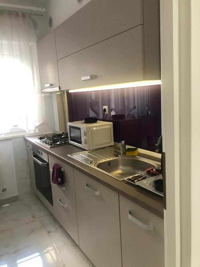 Tudor Apartment Braila Luaran gambar